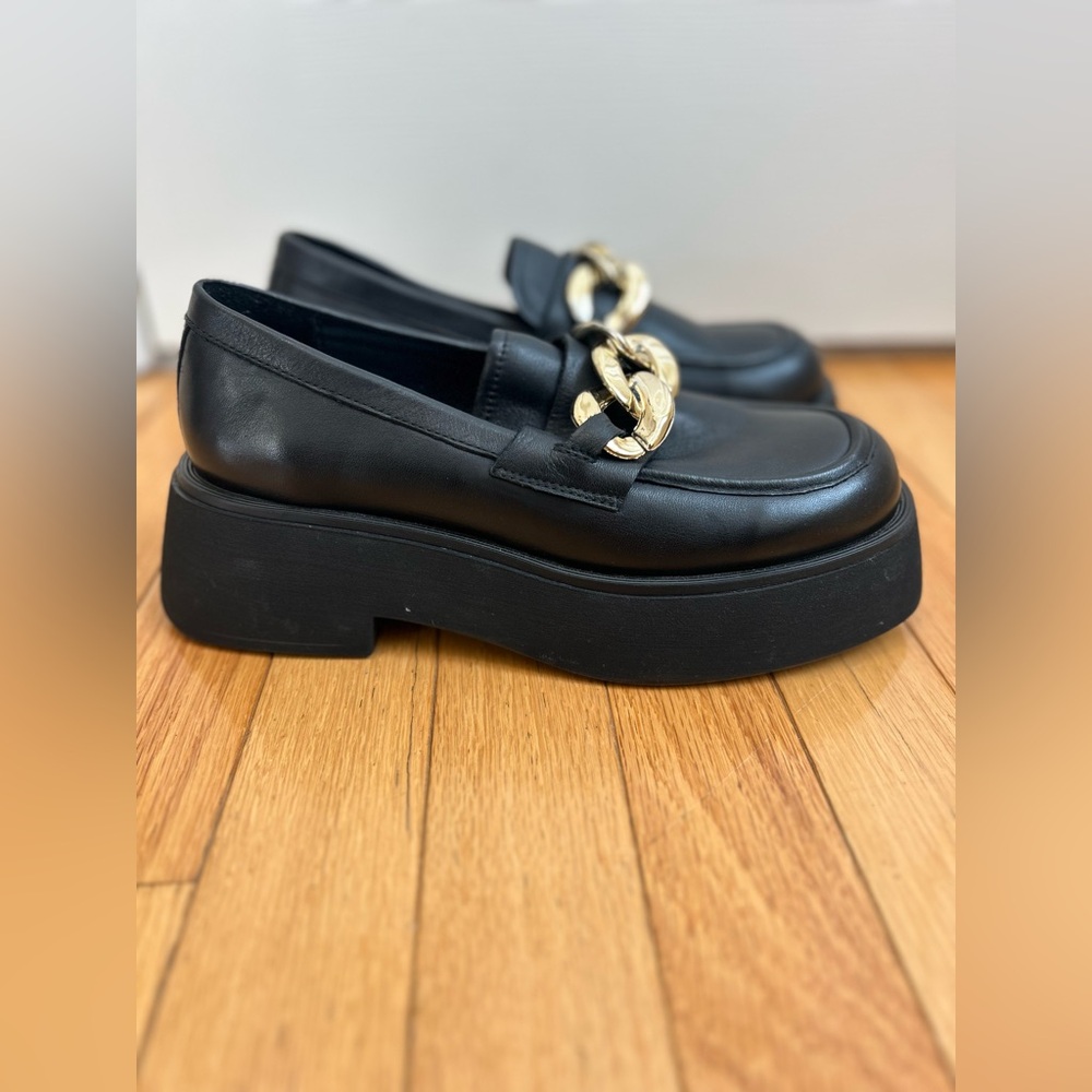 Steve Madden 
Markita black chunky loafers with gold chain 
Size 7.5